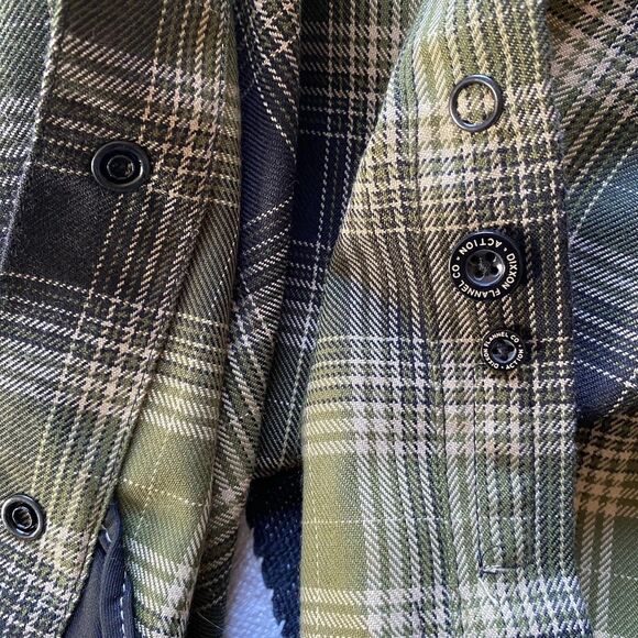 NWOT Dixxon Action Women’s Plaid Button Up Collared Flannel. Polyester. Medium. - Picture 10 of 16